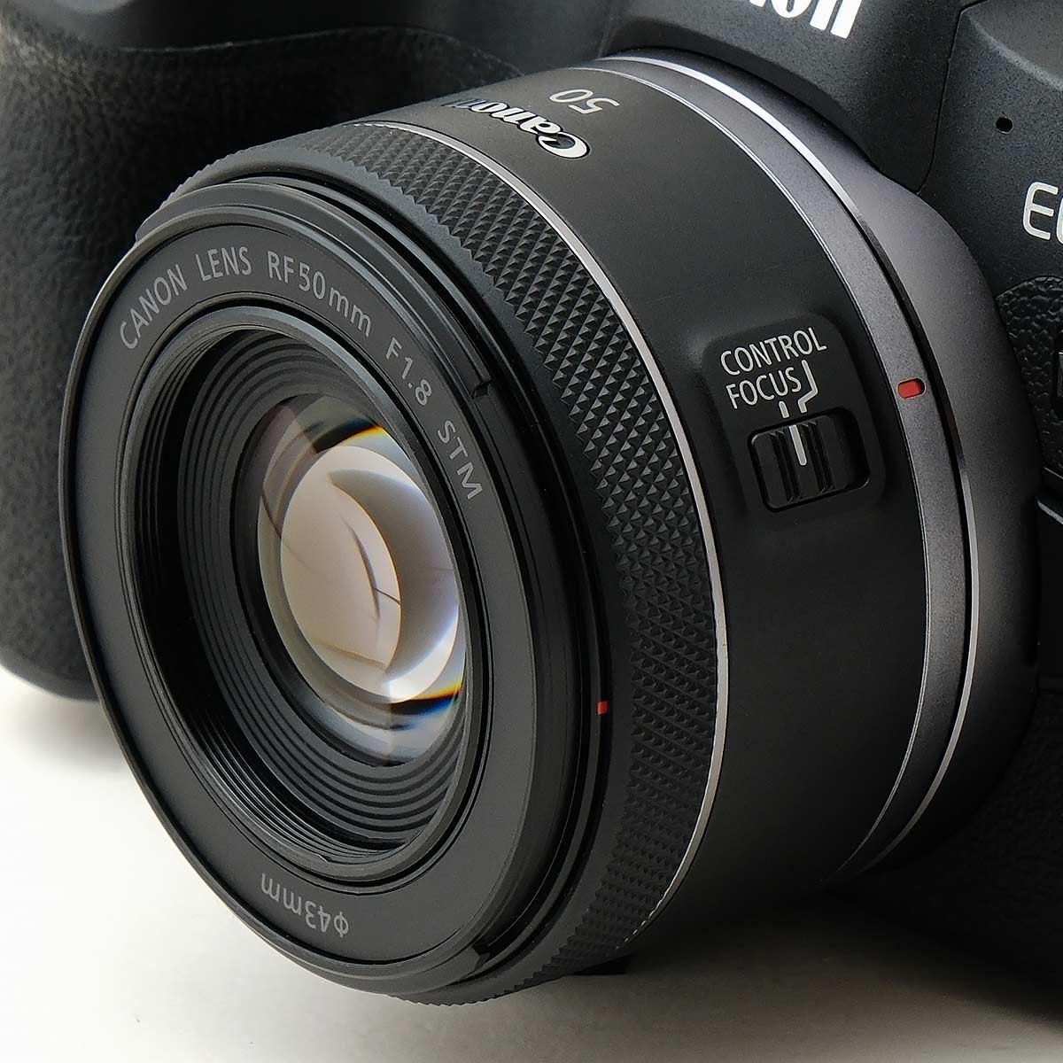 2万円台の格安レンズ「RF50mm F1.8 STM」はなぜ価格.comで人気なのか？ - 価格.comマガジン