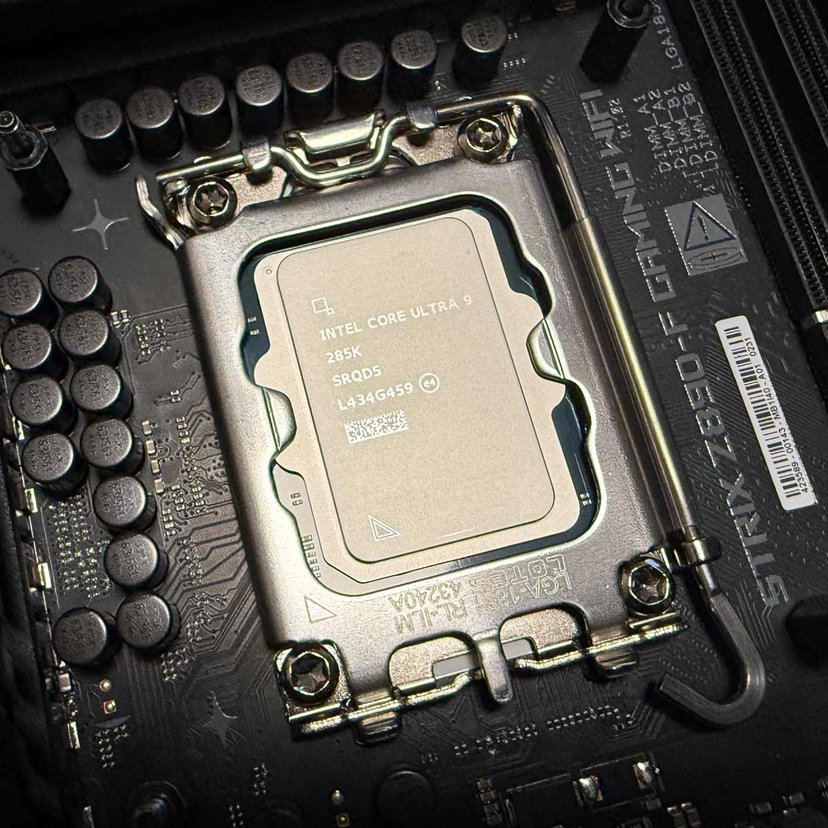 高性能vs高コスパ！ インテルのCPU「Core Ultra 9＆5」を比較 - 価格
