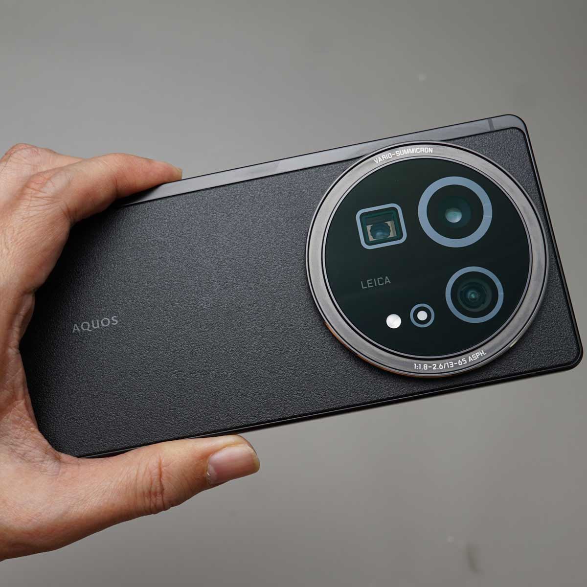 SHARP aquos r9 pro docomo版 AQUOS R9 Pro」レビュー！ シャッターボタン搭載でカメラに