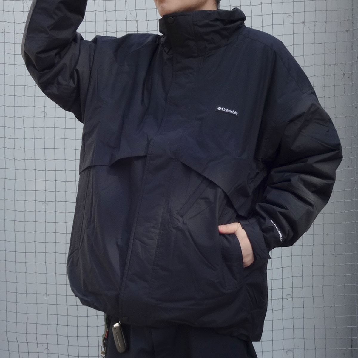 こう見えて高機能！ コロンビアの90年代オマージュなアウターを春まで