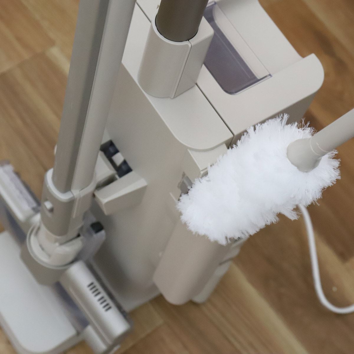 静電モップが便利すぎ！ アイリスオーヤマの「ゴミ回収ドック付き掃除