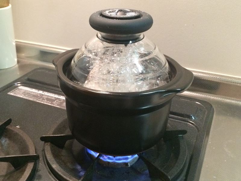 火力調節不要＆炊き上がりをお知らせ！ “透明フタのご飯釜”で土鍋