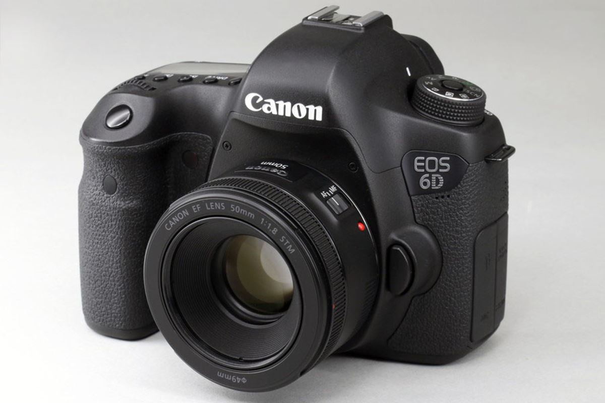 府毒品はCanon EOS 5D Mark II \u0026 50mm F1.8 STM