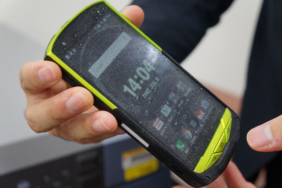 最強”のタフネススマホ「TORQUE G02」実力レポート - 価格.com