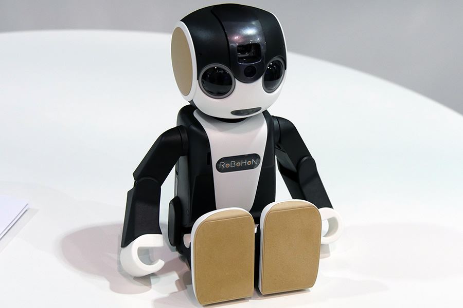 踊る・話す・プロジェクターで映し出すロボット電話「RoBoHoN」が2016 