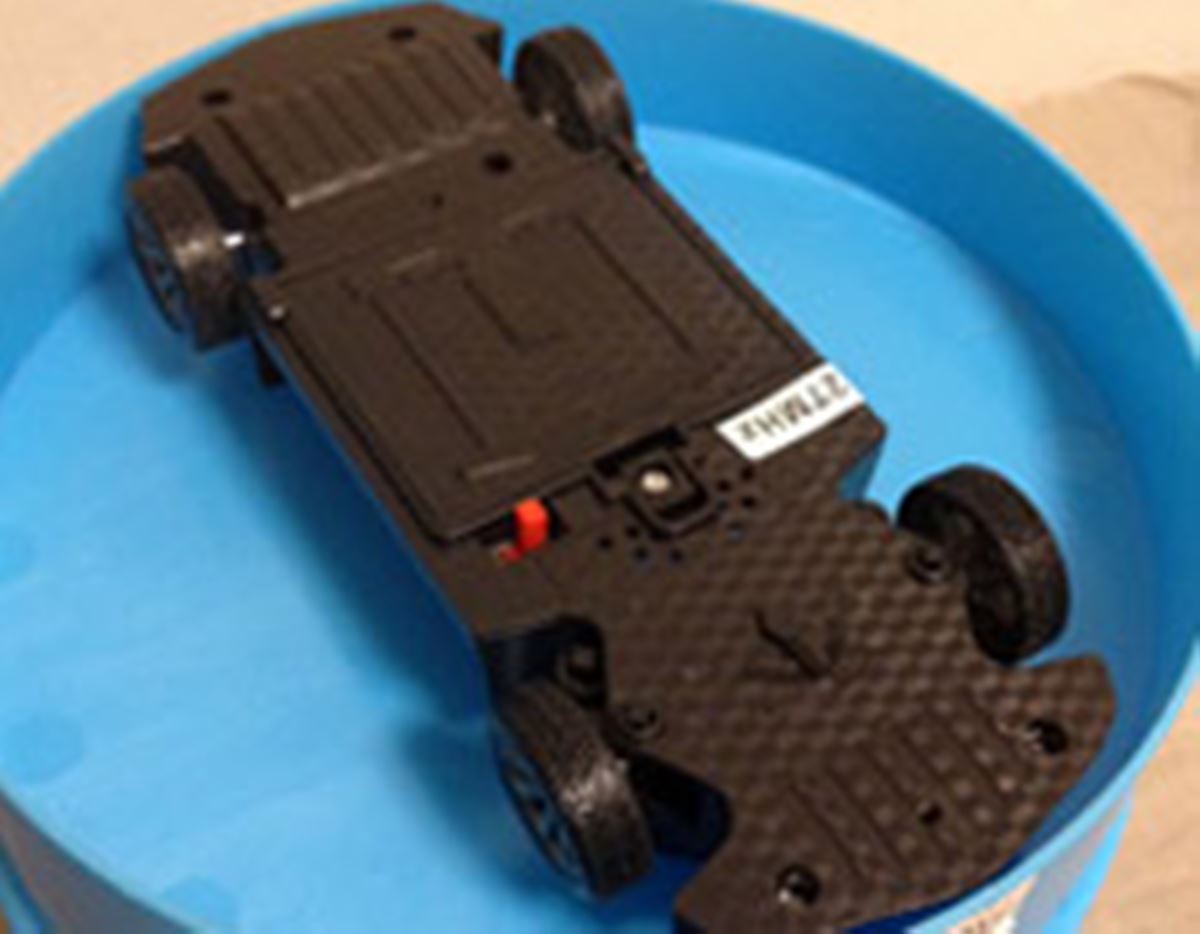 これぞ日本の技術力！ゴミ箱とラジコンがまさかの合体！ - 価格.com