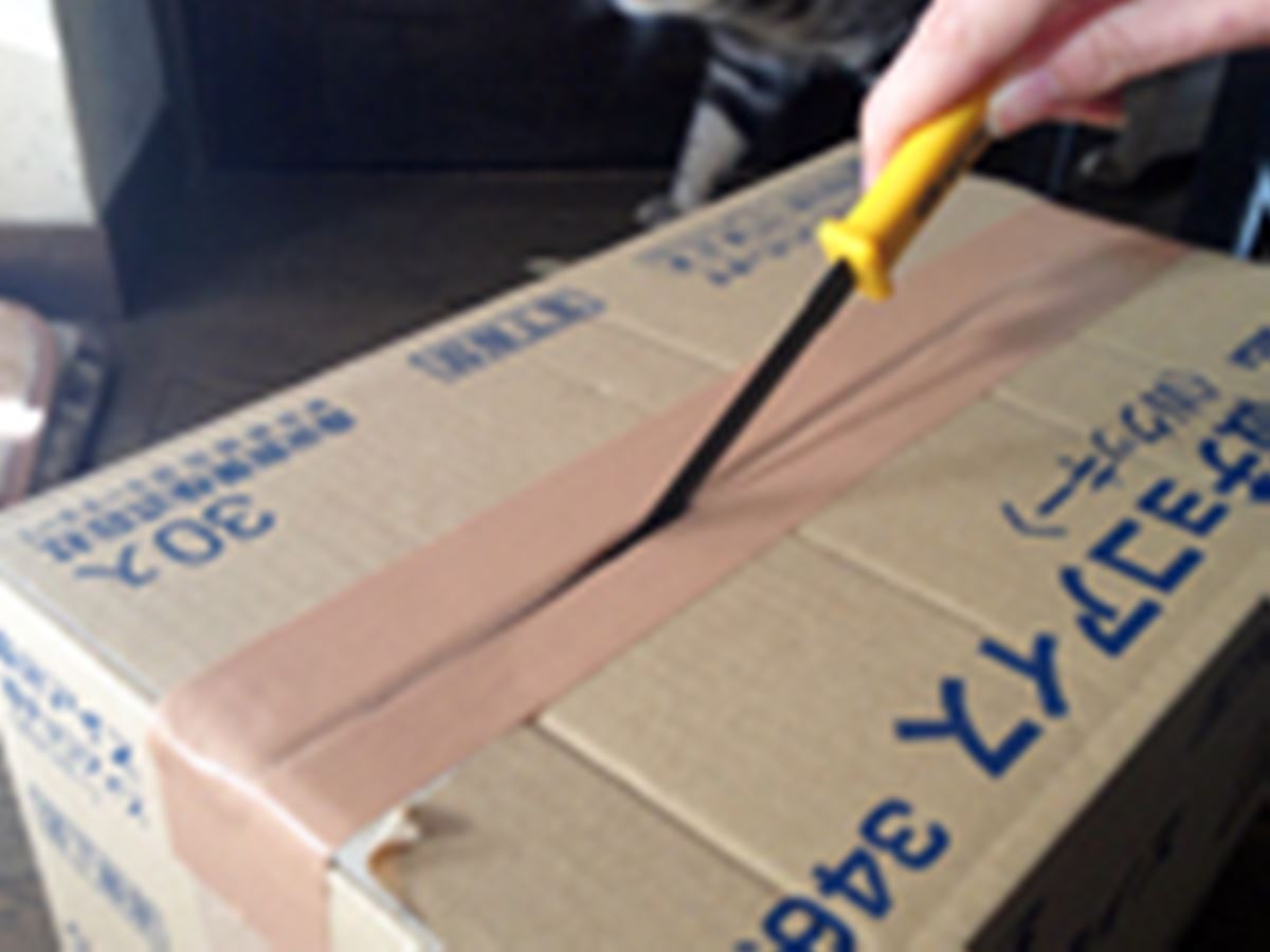 ダンボール専用カッター ザクザク切れて超便利 超爽快 価格 Comマガジン