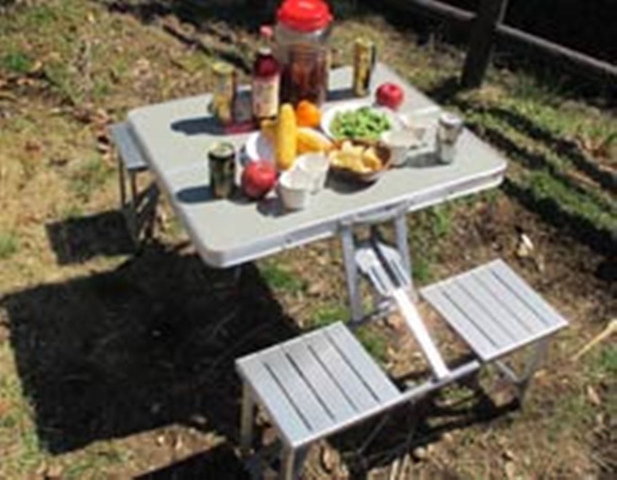 BBQには、組み立てが簡単なテーブルとイスのセットが必須！ - 価格.com