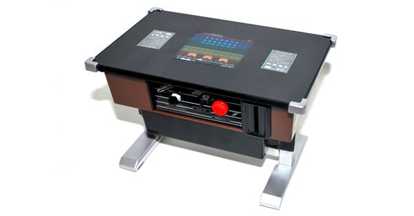 懐かしの「インベーダーゲーム」が遊べるテーブル筐体型貯金箱 - 価格 