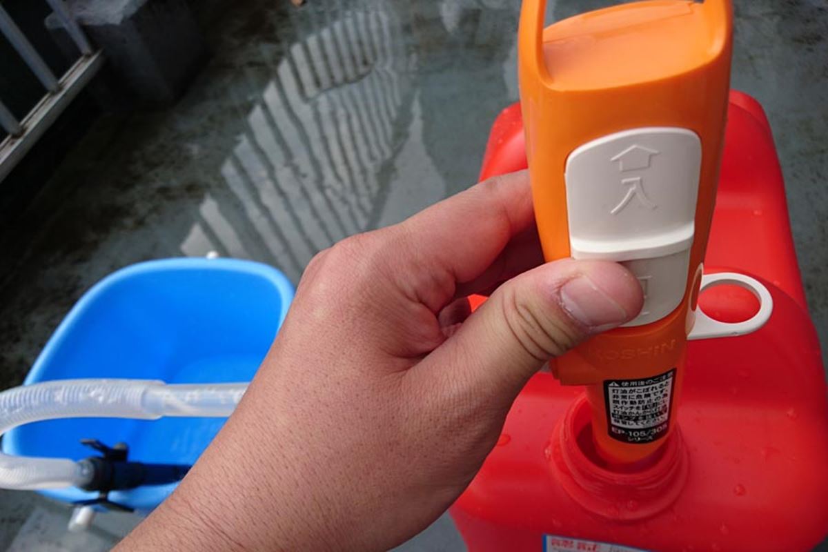 業界最速! ストーブへの給油がグッと楽になる電動灯油ポンプ - 価格 ...