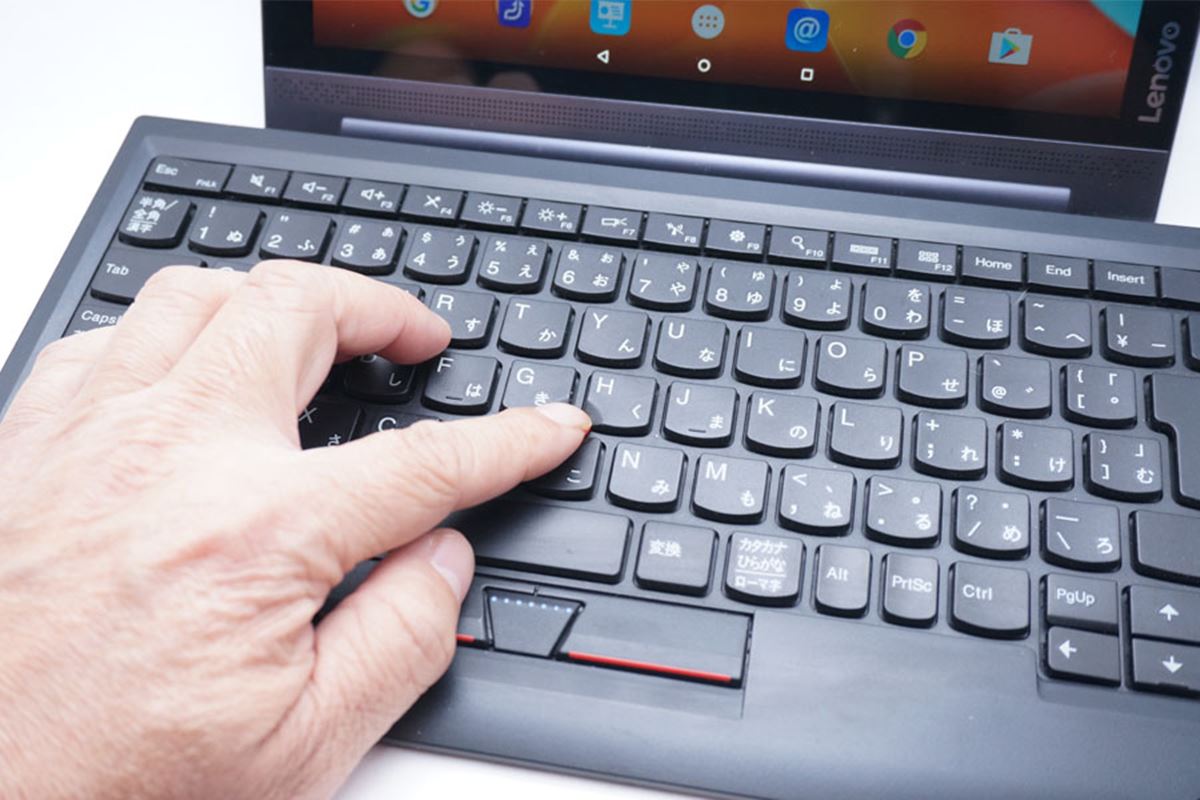 スマホが「ThinkPad」に?! “あのキーボード”がワイヤレスになった