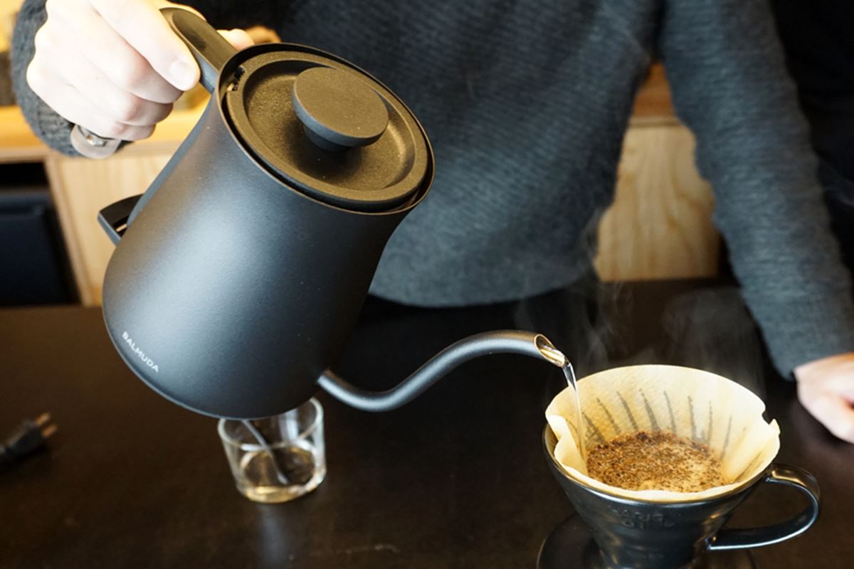 バリスタ体験で実感！ バルミューダ「BALMUDA The Pot」の淹れ心地が最高だった - 価格.comマガジン