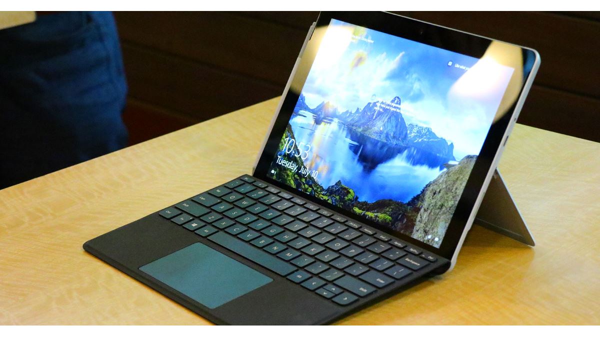 売れそうな予感！ 日本人好みの小さくて軽い「Surface Go」登場 - 価格.comマガジン