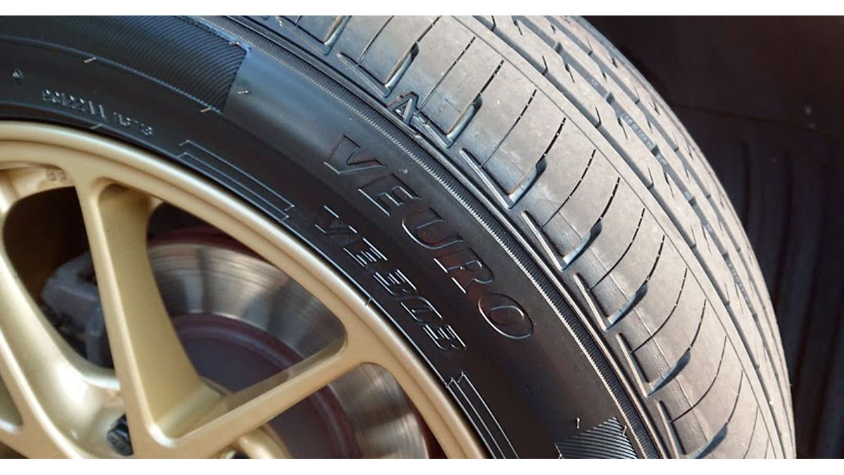 新品 2023年製 DUNLOP VEURO VE303 225/60R16 16インチ 夏タイヤ 4本 ベンツ/Sクラス セルシオ シーマ等　(VTO781)クレジットカード QRコード決済可能 DUNLOP VEURO VE303 225/60R16の価格比較 - みんカラ