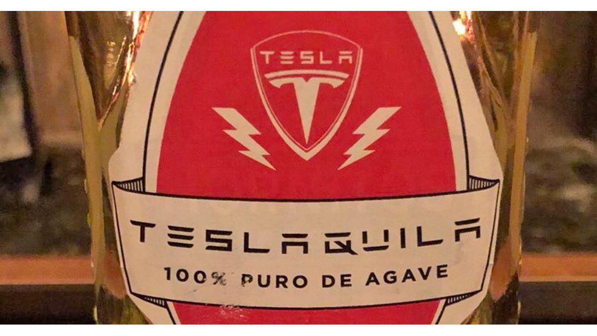 [新品] Tesla テスラ テキーラ ボトル 限定品 Amazon.co.jp: Tesla テキーラ デキャンタ ボトル&スタンド 限定版