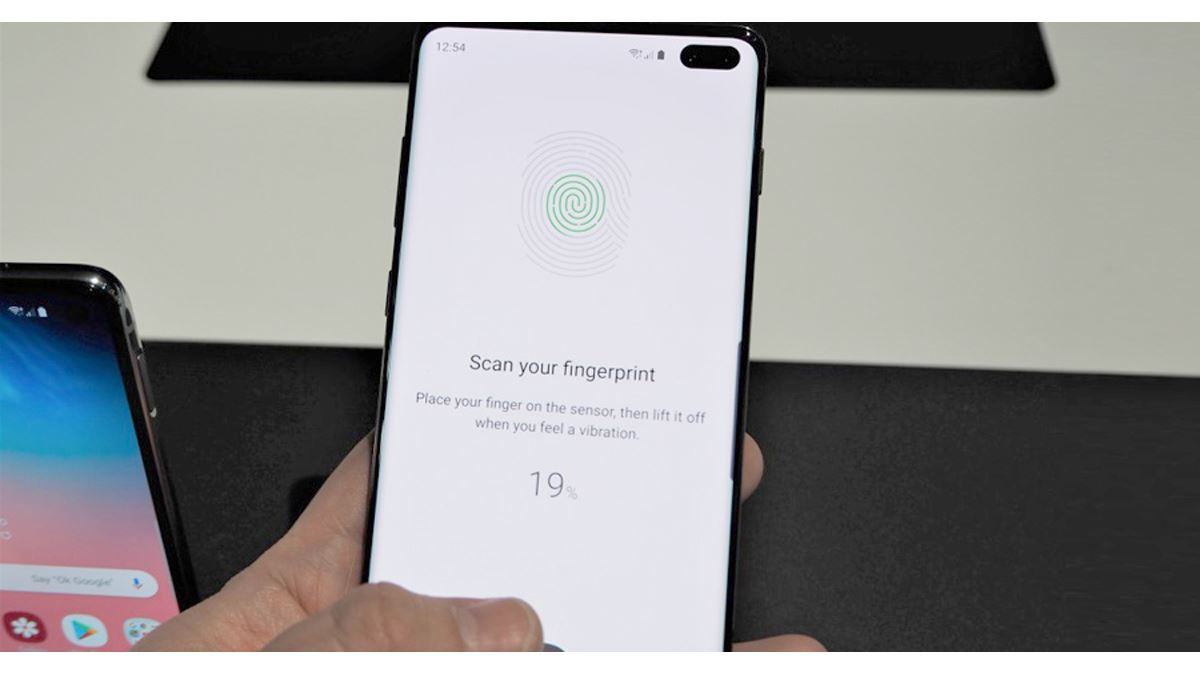 Galaxy S10」の画面指紋認証に誰でも突破可能な不具合 - 価格.comマガジン