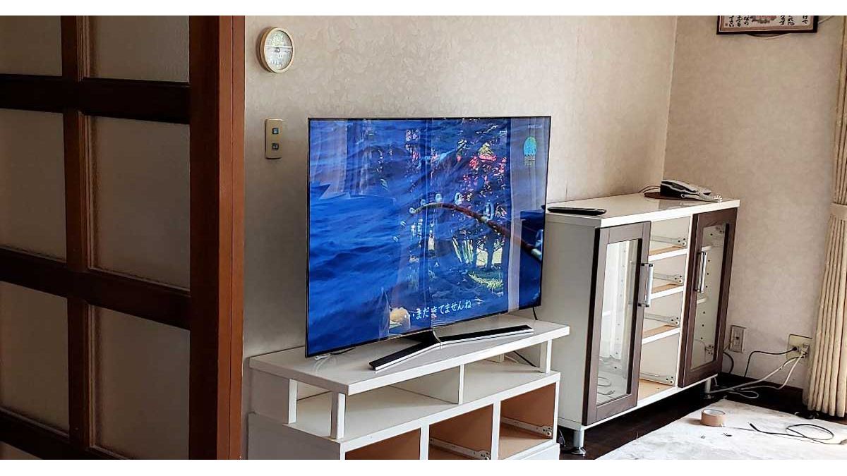 AV家電のプロがデジタル機器に詳しくない60代の両親のためにガチで選んだ薄型テレビとは？ - 価格.comマガジン