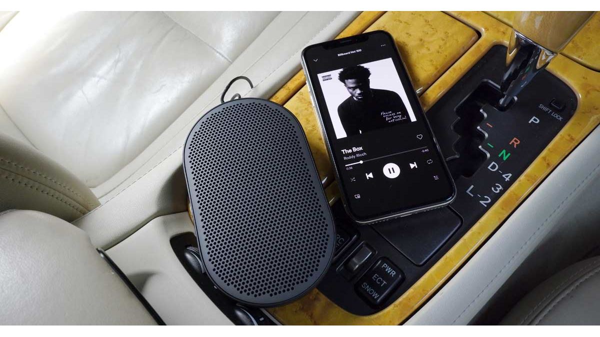 車にBluetoothスピーカーを置いて音楽再生するコツ！ 製品の選び方とポイント - 価格.comマガジン