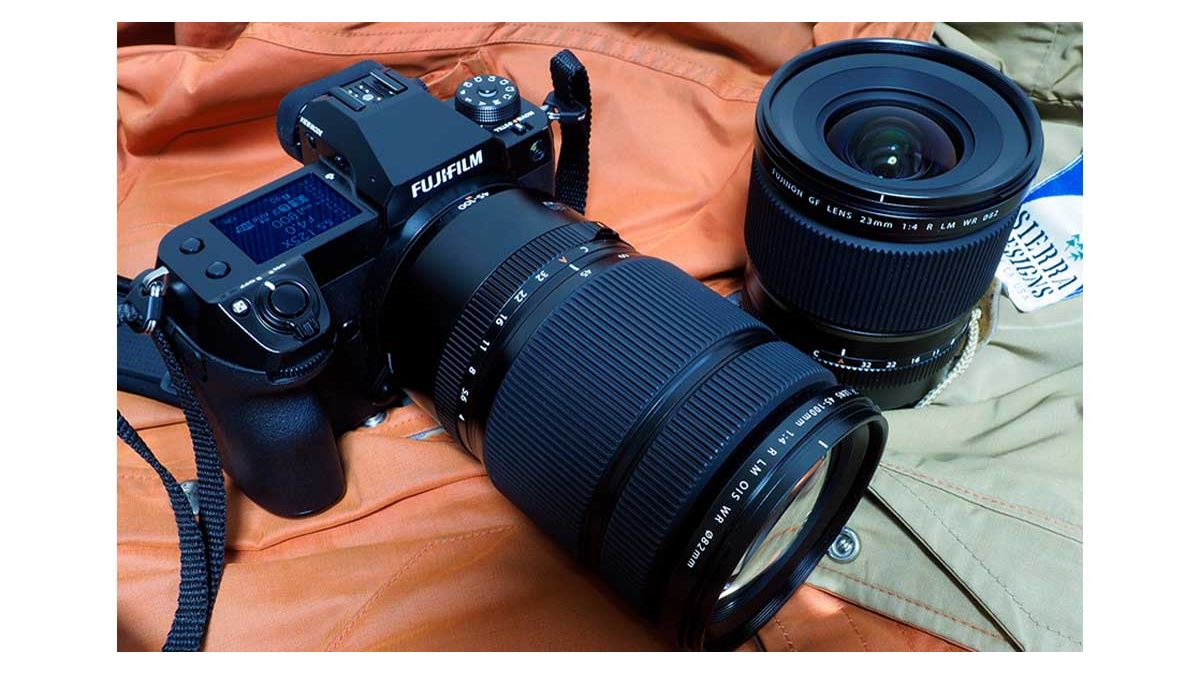 FUJIFILM GFX100SとMamiya645用レンズ5本＆おまけあり 速報！ 富士フイルムから1億画素ミラーレスの小型機「GFX100S」とAPS-C