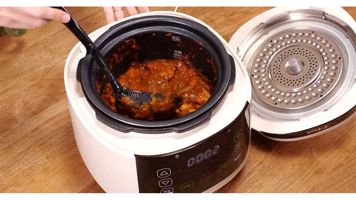 電気圧力鍋は1度使うと手放せない！ 濃厚な無水カレーも時短で完成