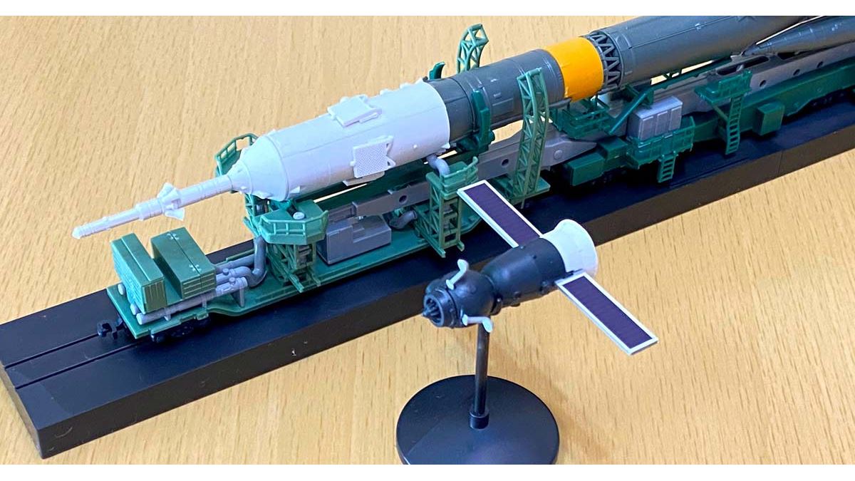 前澤さんがうらやましすぎるので、ロシアの「ソユーズ」ロケット組み立てキットを作ってみた！ - 価格.comマガジン