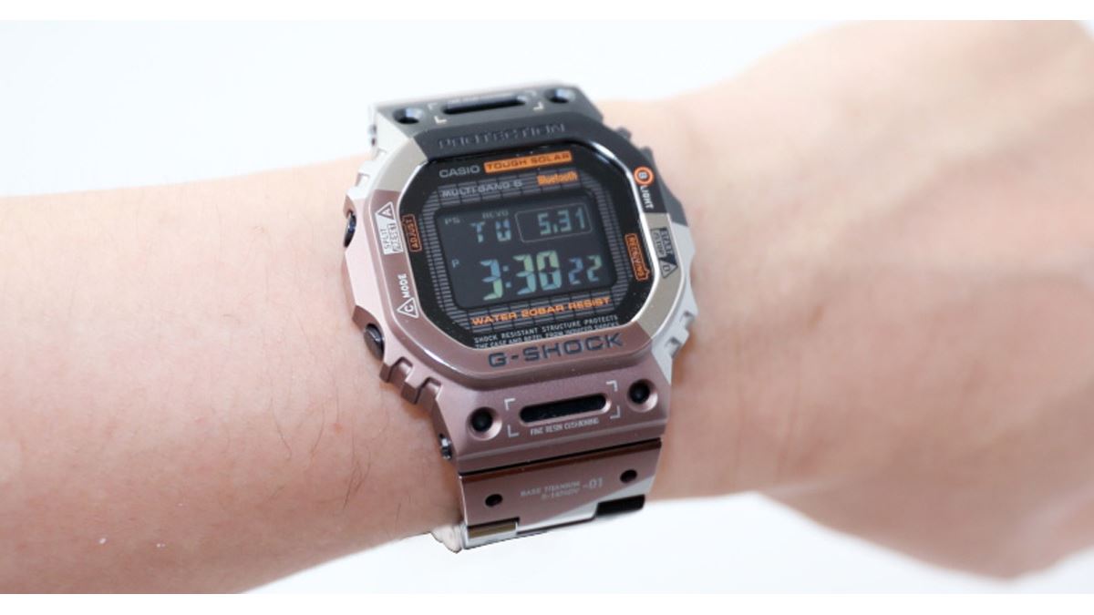 「フルメタルG-SHOCK」最新作をレビュー！ 肉抜き×幾何学的カモフラ - 価格.comマガジン