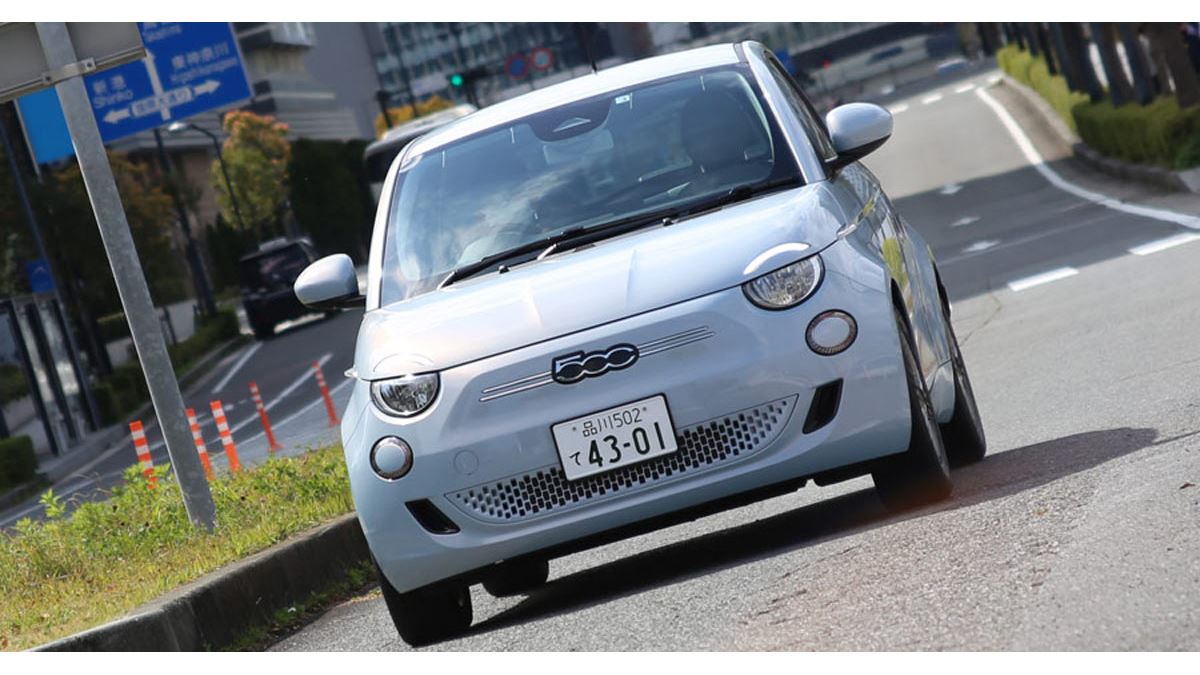 2022年 フィアット 500 純正モニター uconnect対応 試乗車取外し 2022年 フィアット 500 純正モニター uconnect対応 新車取り外し