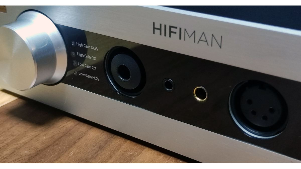 時間を忘れるくらいの心地よさ！ 音楽好きにはたまらないHIFIMANヘッドホンアンプ「EF400」の魅力 - 価格.comマガジン