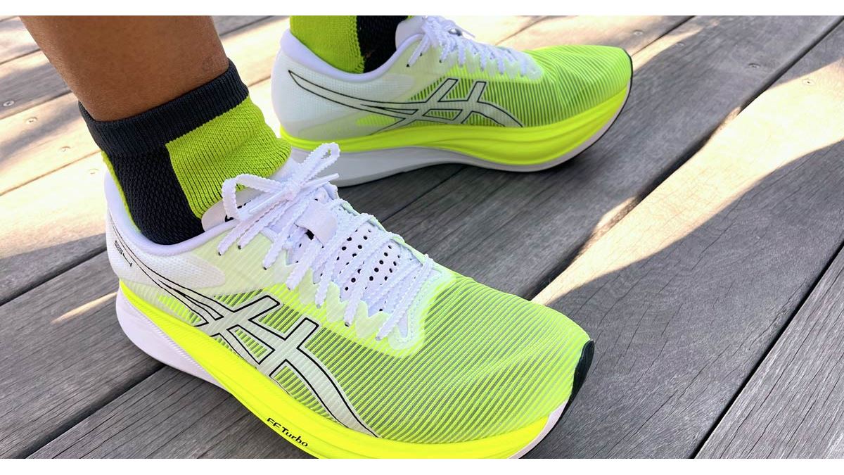 サブ4」を目指すランナーにはこれ！ アシックスの最新厚底レーシング