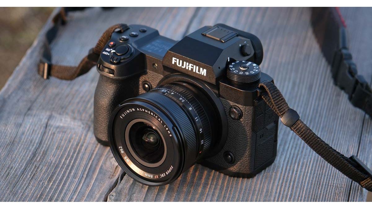 重量約215gの超広角レンズ! 富士フイルム「XF8mmF3.5 R WR 重量約215gの超広角レンズ! 富士フイルム「XF8mmF3.5 R WR
