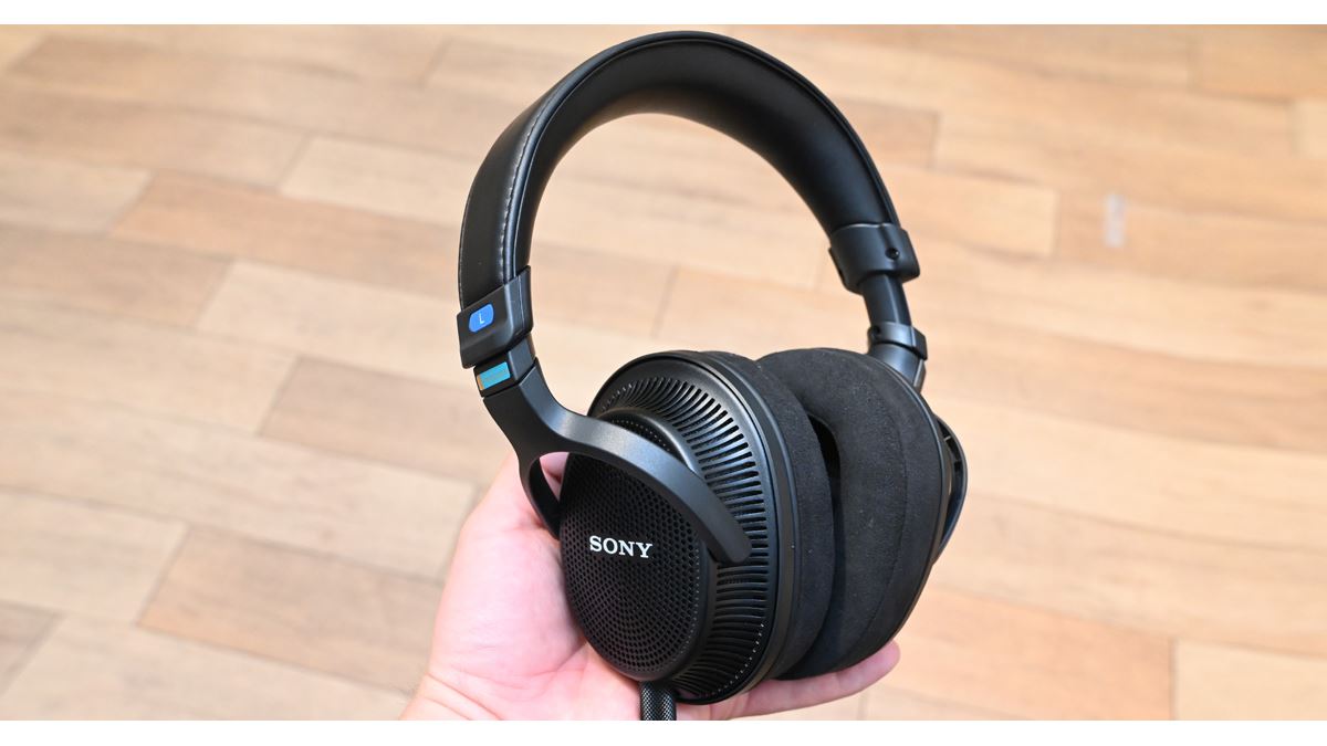 ソニーのモニターヘッドホン「MDR-MV1」はオーディオファンにも使って