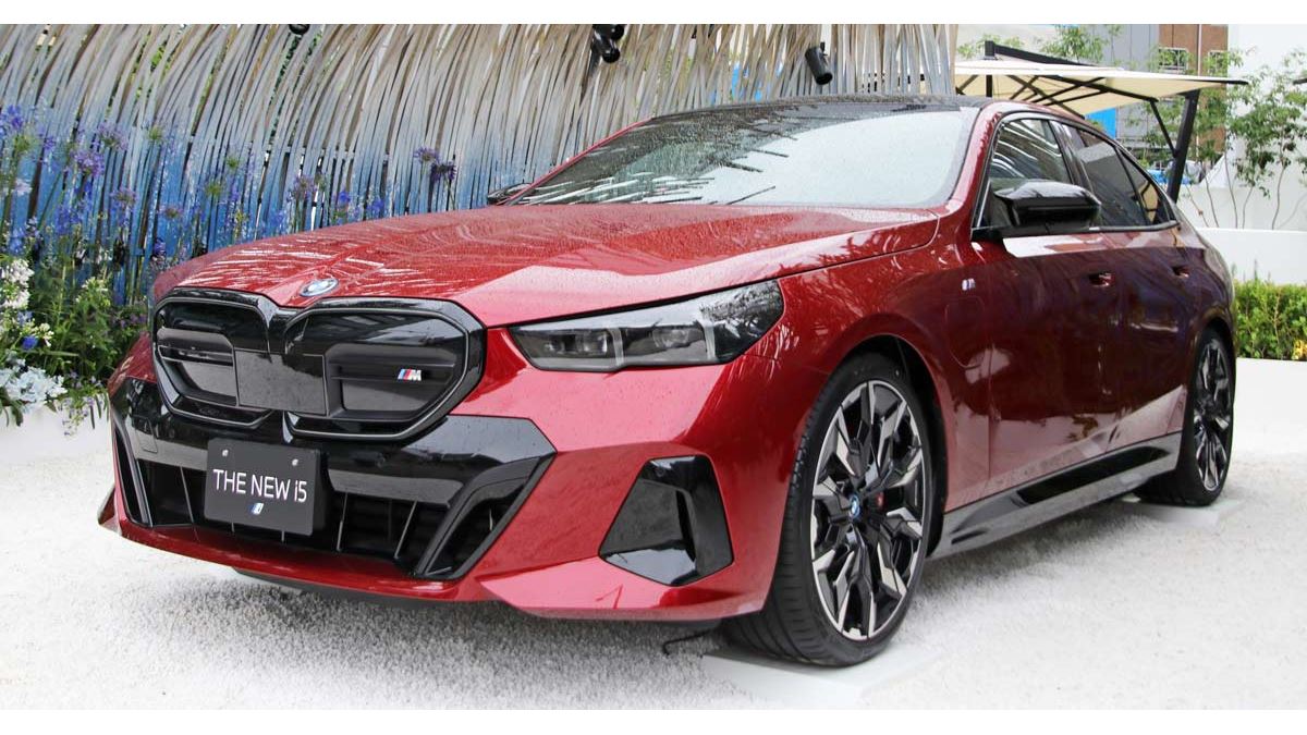 新型「5シリーズ」には600馬力のEVも！ BMWの中核セダンを詳細解説