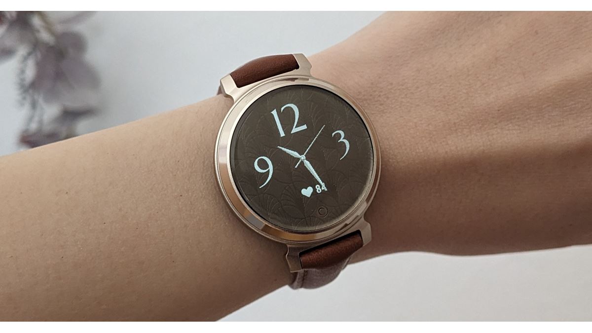 GARMIN LILY 2 ブラウン スマートウォッチ Lily 2 Classic | スマートウォッチ | Garmin 日本