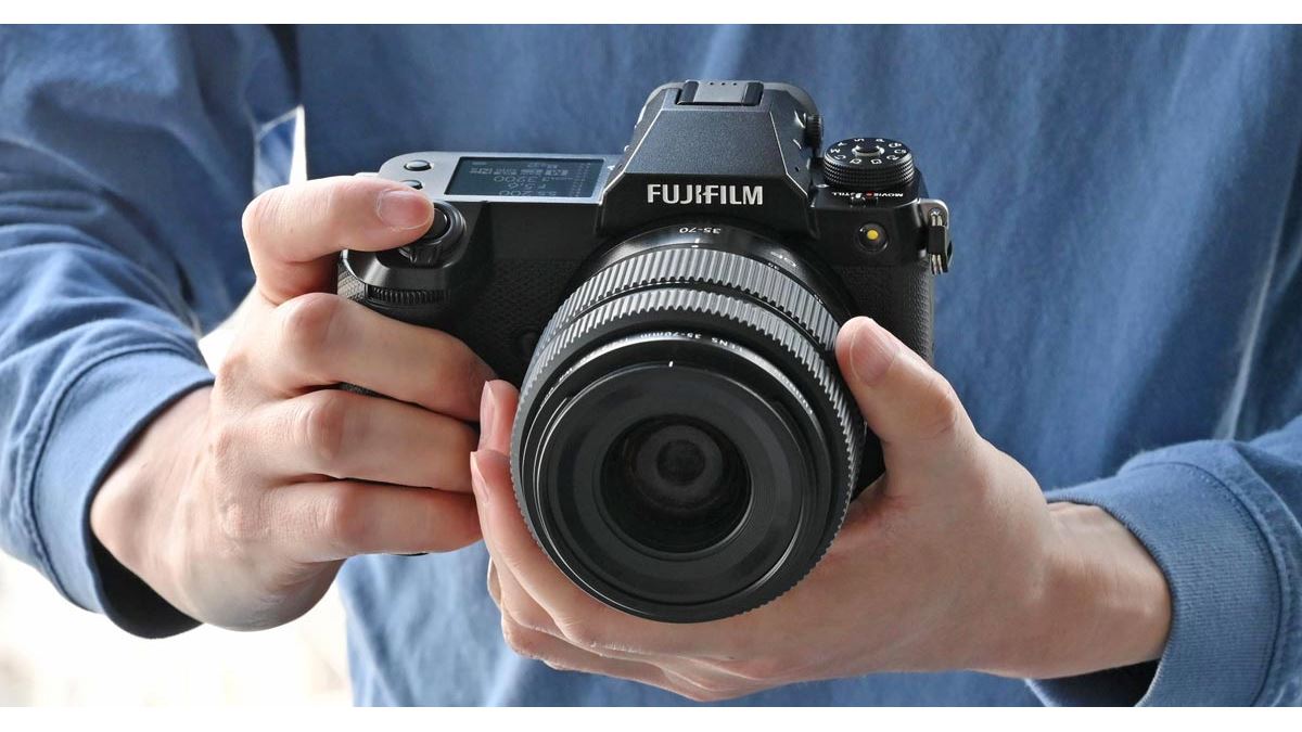 富士フイルム「GFX100S II」最速レビュー！ 前モデルのユーザー