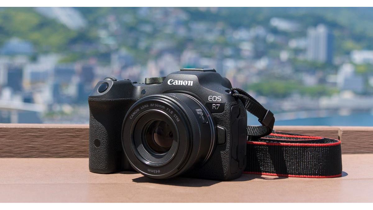 Canon EOS R7 ミラーレス一眼 レンズ付き キヤノン Canon ミラーレス デジタル一眼カメラ ボディ EOS R7