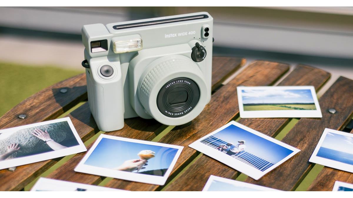 instax WIDE 400 インスタントカメラ チェキ 本体 フィルム付き Amazon | チェキ instax WIDE 400 グリーン＆フィルム20枚＆電池