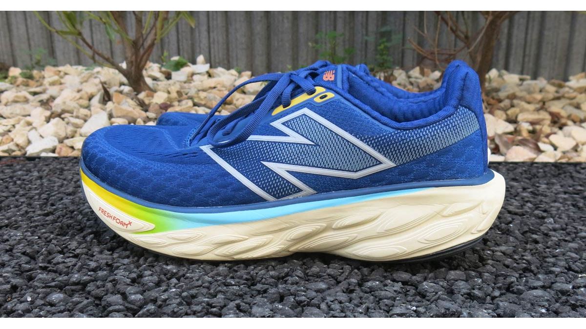 歩く”も“走る”もイケて二度おいしい！ NB「新1080」の進化具合に驚いた