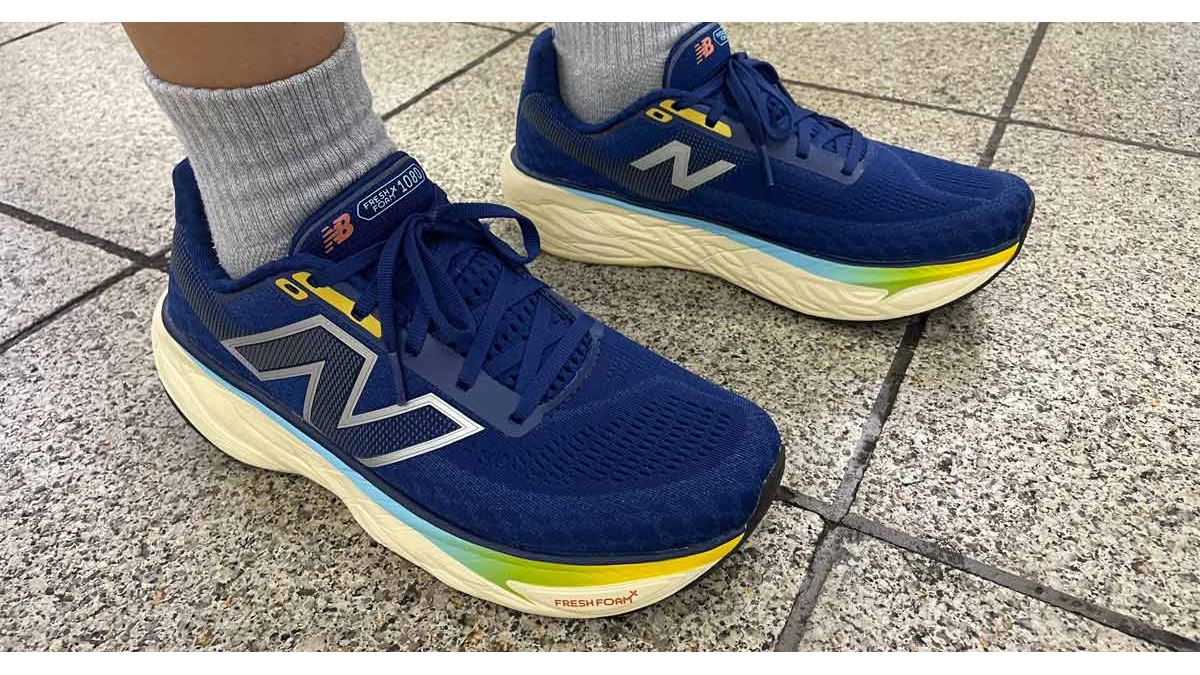 New Balance ランニングシューズ 1080 新作vs旧作、買いはどっち!? ニューバランス「1080」をランナー目線で
