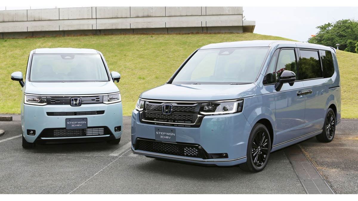ヴェゼル純正　カスタムブラックエディション　ホンダ　ステップワゴン SPADA PREMIUM LINE BLACK EDITION（スパーダ プレミアム ライン