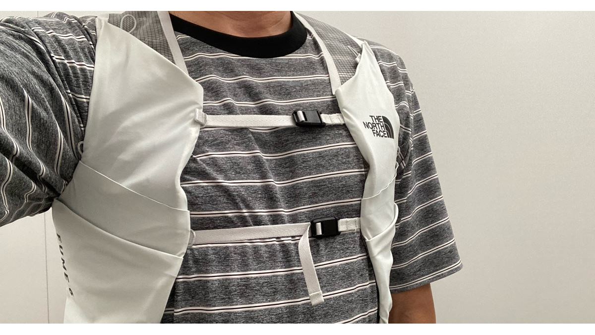 【国内正規品】 THE NORTH FACE 新品メッシュ トレーニングベスト めちゃ軽なのに容量十分！ “ノース”の爆売れランニングベストで