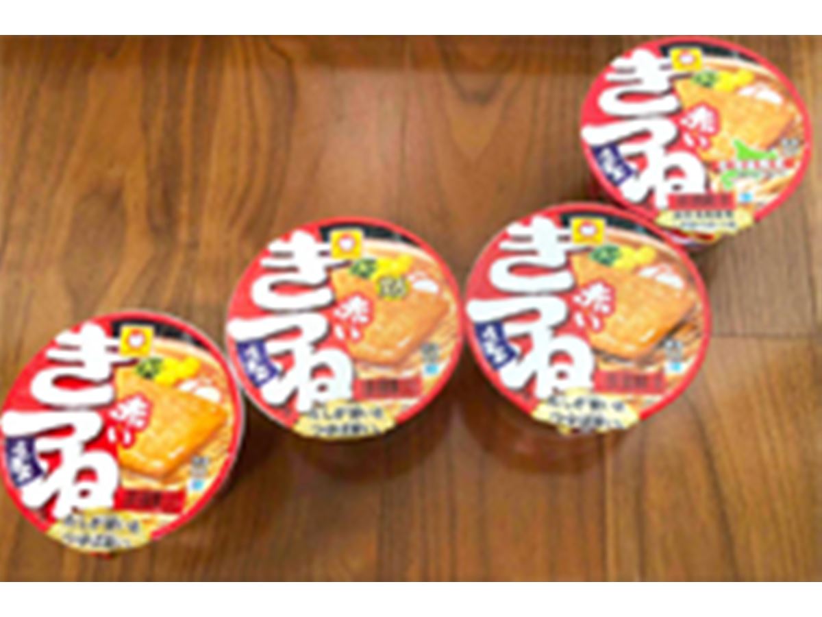 どん兵衛は3、赤いきつねは4種類！ カップうどんの“地域違い”を食べ