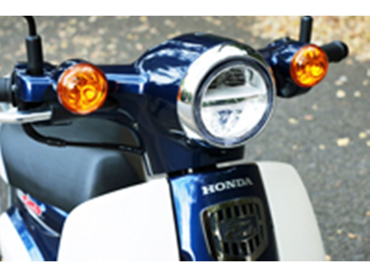 60年という歴史的文脈に思いをめぐらせ、新型「スーパーカブ50」の進化
