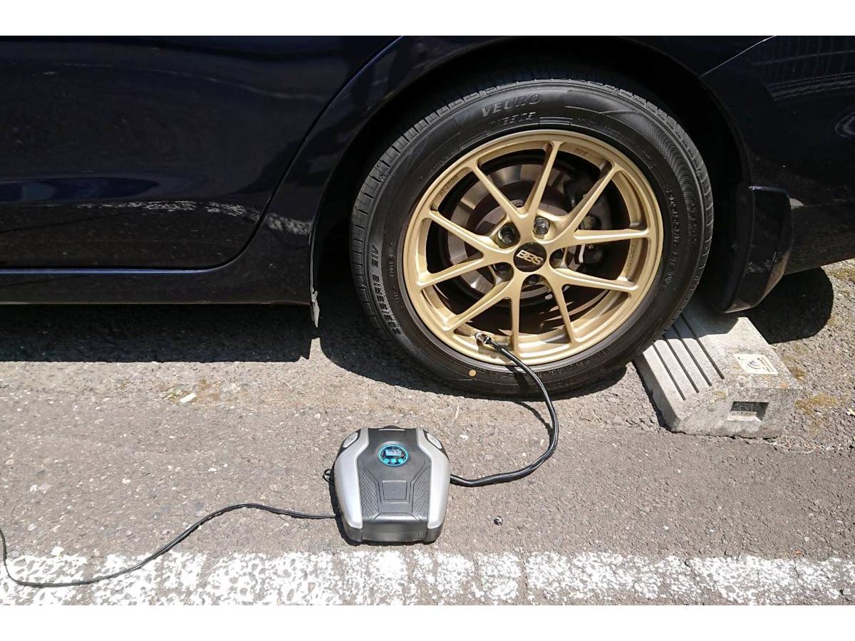 月に一度は点検を！ 一車に一台あるといい、車用電動空気入れ - 価格 