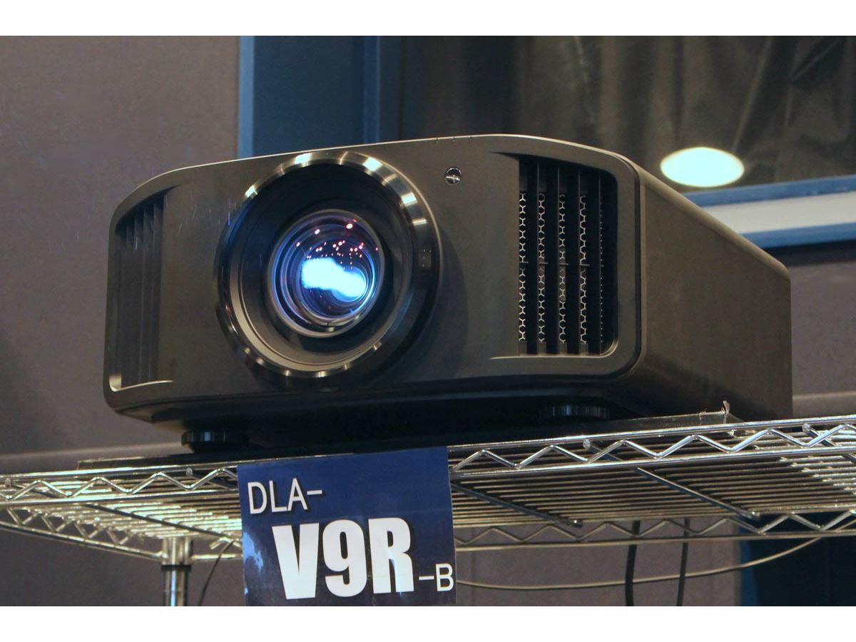 いよいよ8K時代へ！ JVCから民生用初の8K対応D-ILAプロジェクター「DLA-V9R」 - 価格.comマガジン