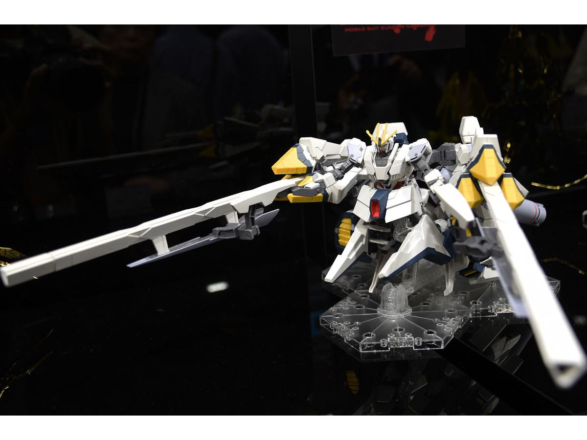 1/144HGUCナラティブガンダムa装備　全塗装完成品 HGUC 機動戦士ガンダムNT ナラティブガンダム A装備 全塗装完成