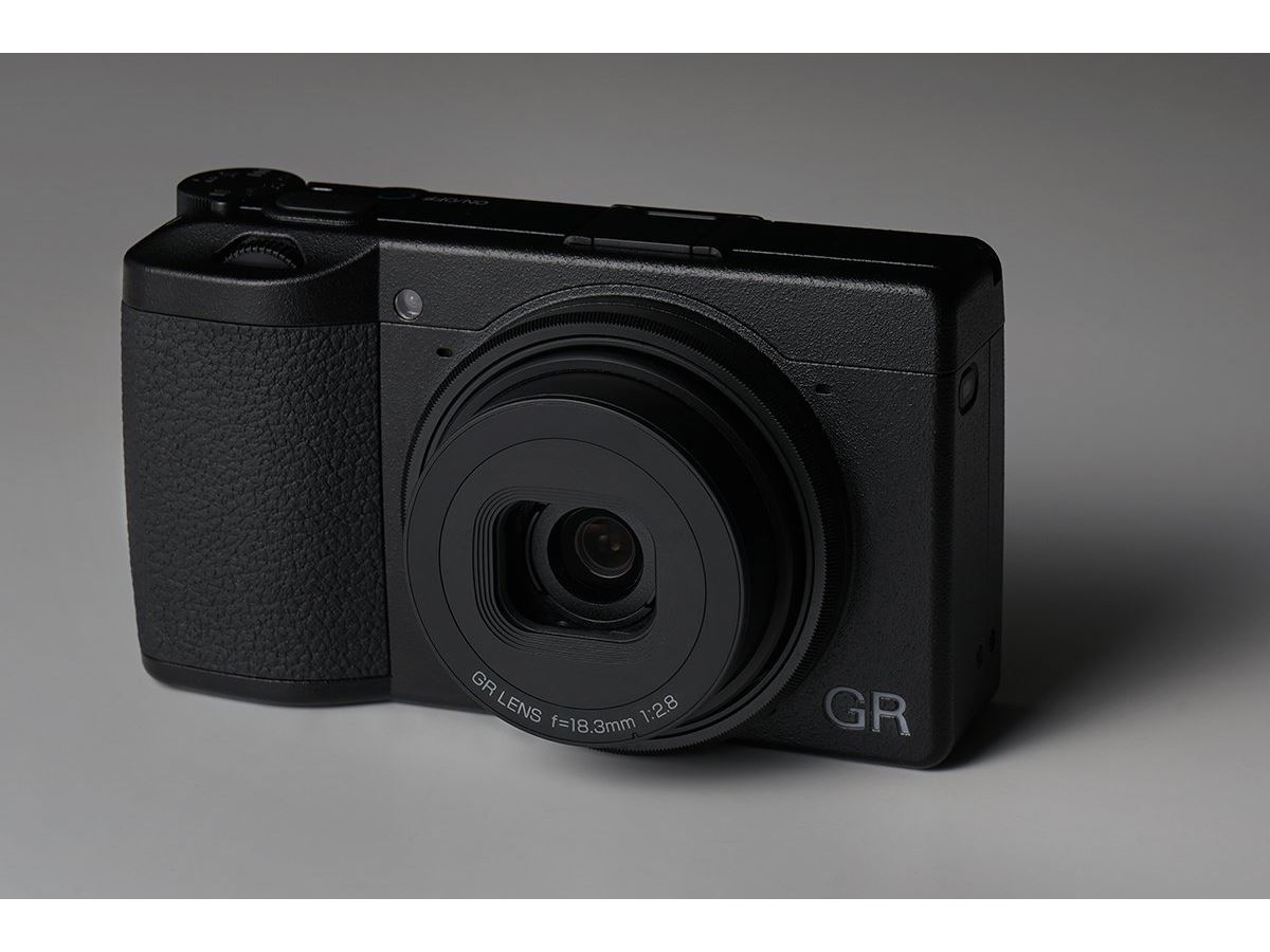 RICOH GR3 GRlll ショット数1600枚程度 遂にGRⅢx購入‼️GRデビューと写真と私｜Aki Yamaki