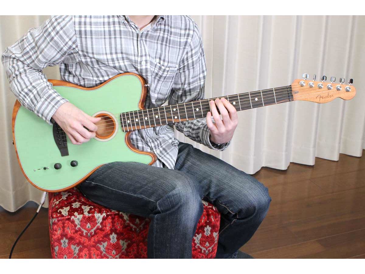 エレキとアコギが合体！ Fenderの新感覚ギター「Acoustasonic」をストラト使いが弾いてみた - 価格.comマガジン