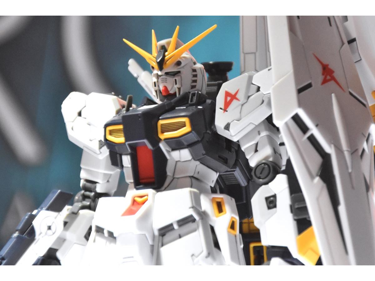 逆襲のシャア」の「RG 1/144 νガンダム」全方位チェック！ カッコよ
