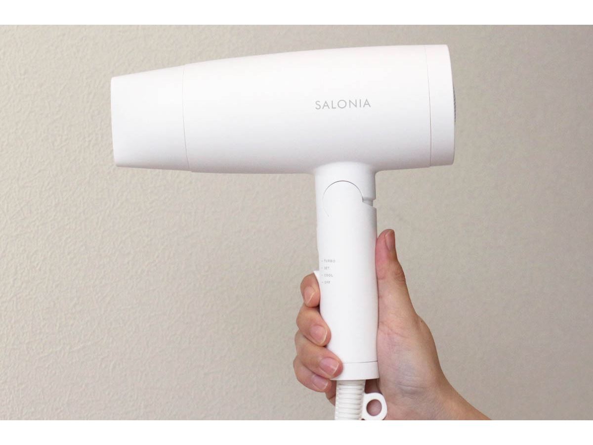 サロニアのドライヤー(白)【
購入から半年】 Amazon.co.jp: SALONIA Salonia Starter Set, Dryer and Hair Iron