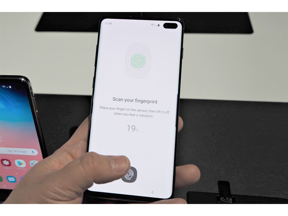 Galaxy - Galaxy S10 128GB SIMフリー 画面表示不具合あり Galaxy S10」の画面指紋認証に誰でも突破可能な不具合 - 価格
